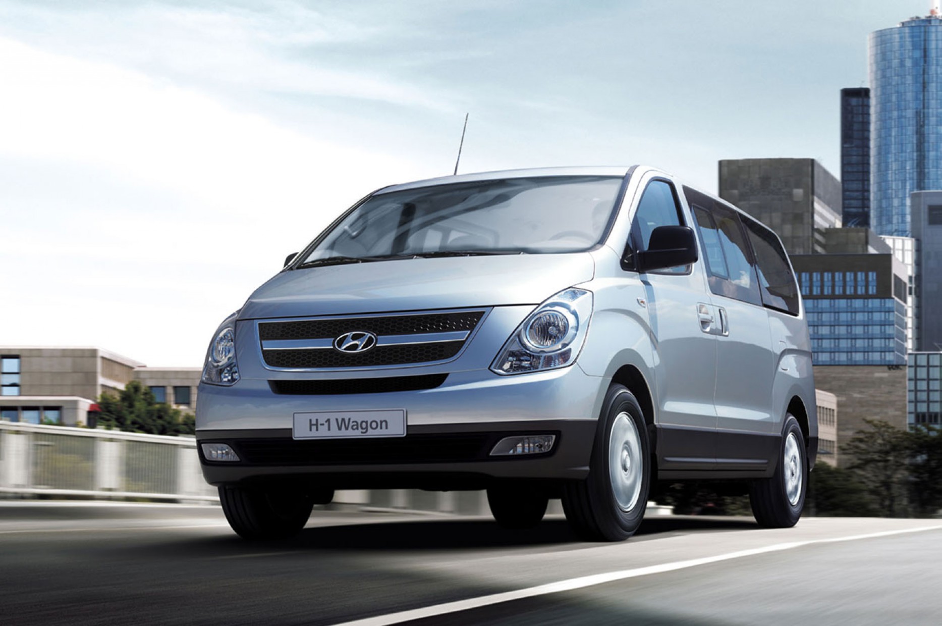 Купить хундай н. Hyundai h-1. Hyundai Starex h1. Hyundai h-1 at. Хендай h1.